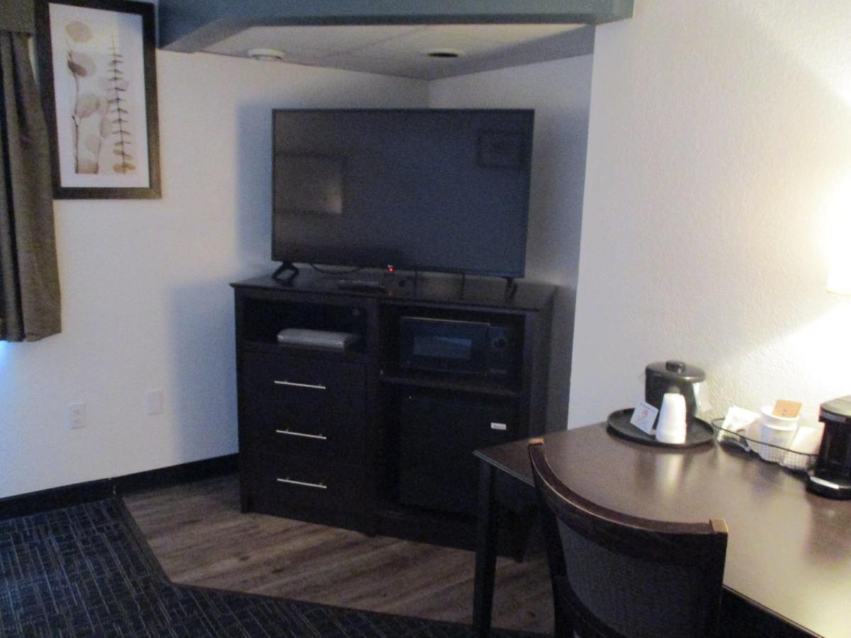 Americinn By Wyndham Hayward Esterno foto