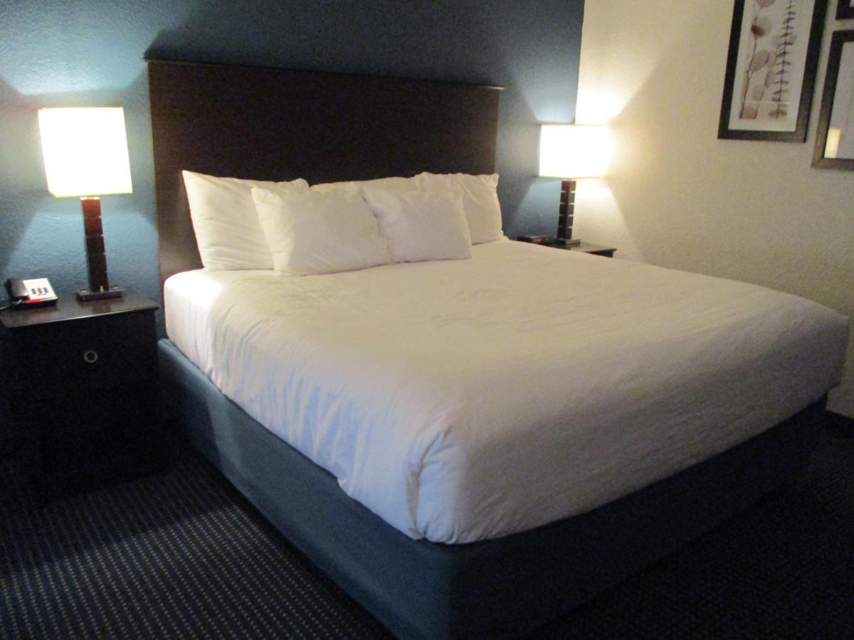 Americinn By Wyndham Hayward Esterno foto