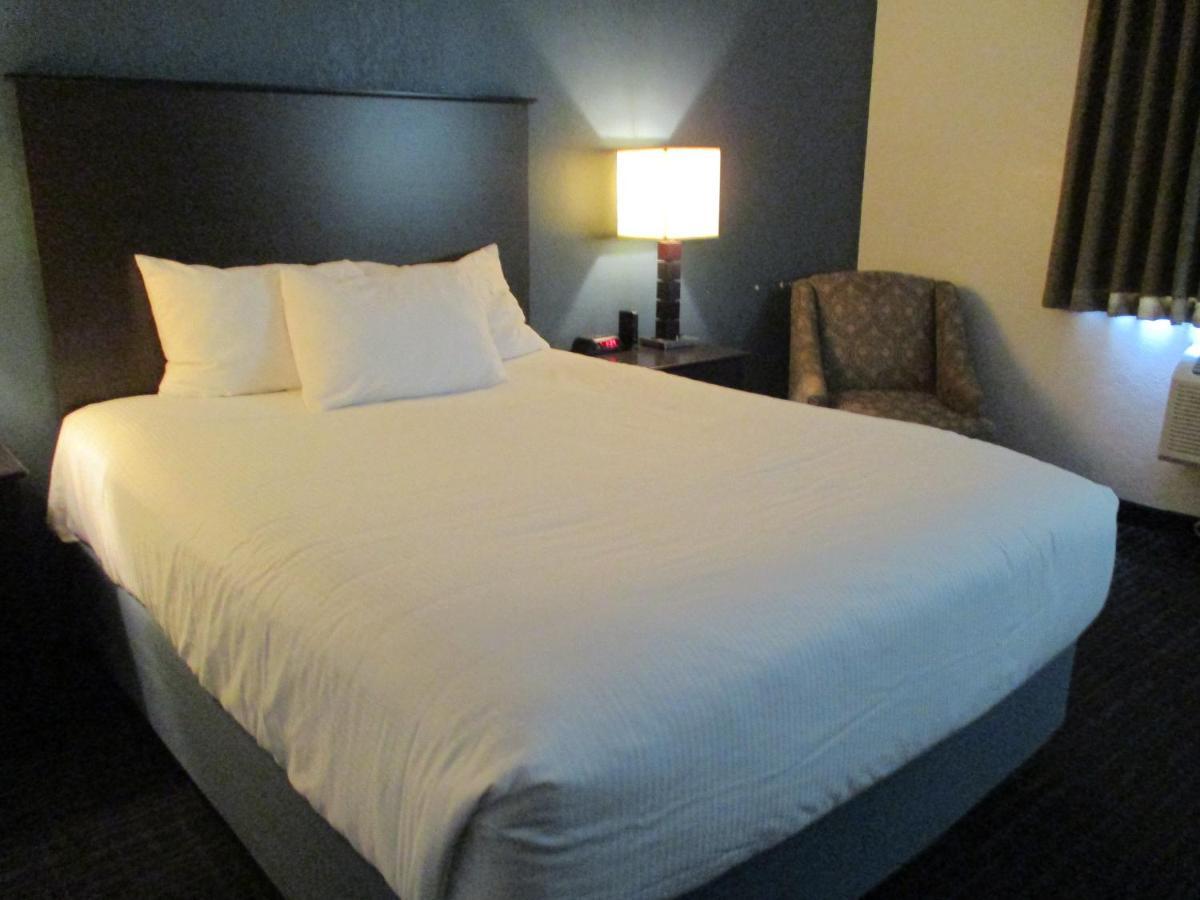 Americinn By Wyndham Hayward Esterno foto